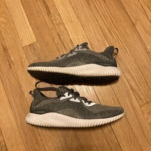 Adidas alpha bounce shoes, hardly worn